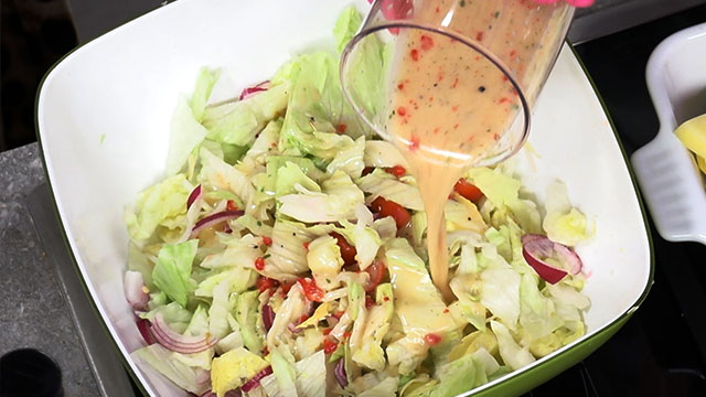 Joghurtdressing mit Himbeeren Joghurtdressing mit Himbeeren