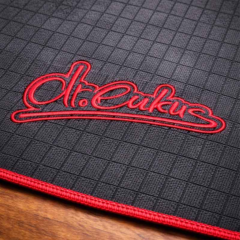 DR EMKUS Geschirrtuch Küchentücher Set, schwarz mit rotem Logo, 4 Stück, ideal zum Putzen und Trocknen, hochwertiges Material, stilvolles Design, langlebig, saugfähig, Küchenzubehör, Haushalt, Reinigung, Textilien, Heimbedarf, Geschirrpflege.